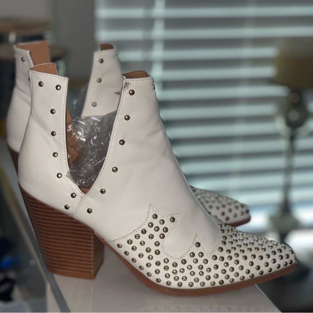 Mata bootie heels, white with gold beaded studs
